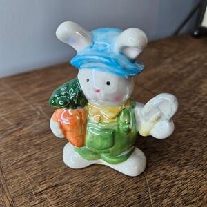 Walmart Vintage Ceramic Bunny Rabbit Gardener Figurine Blue Hat Carrot‎ 3.5 Inch